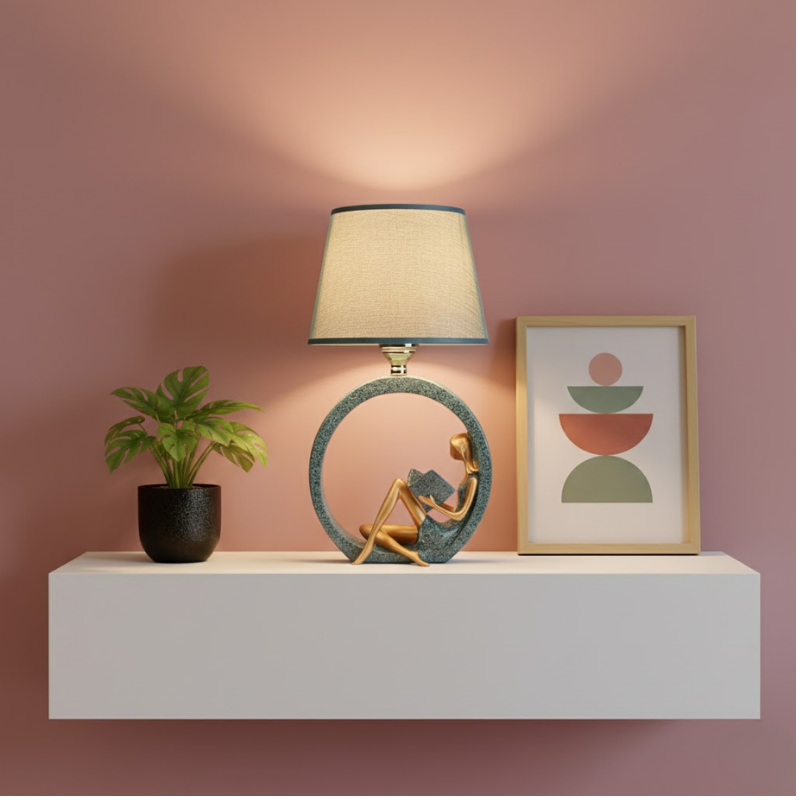 Lampe de chevet décorative avec figurine sculptée représentant une lectrice